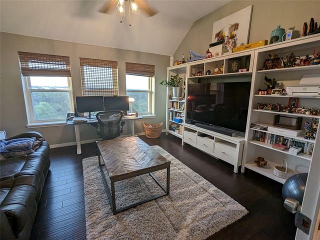 10000 Planters Woods DR, Austin, TX 78730