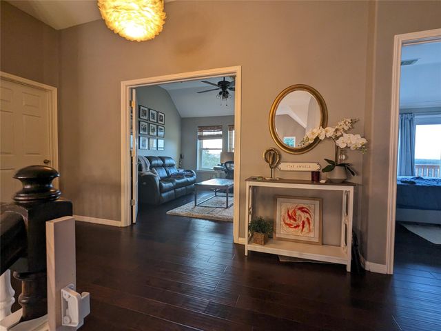 10000 Planters Woods DR, Austin, TX 78730