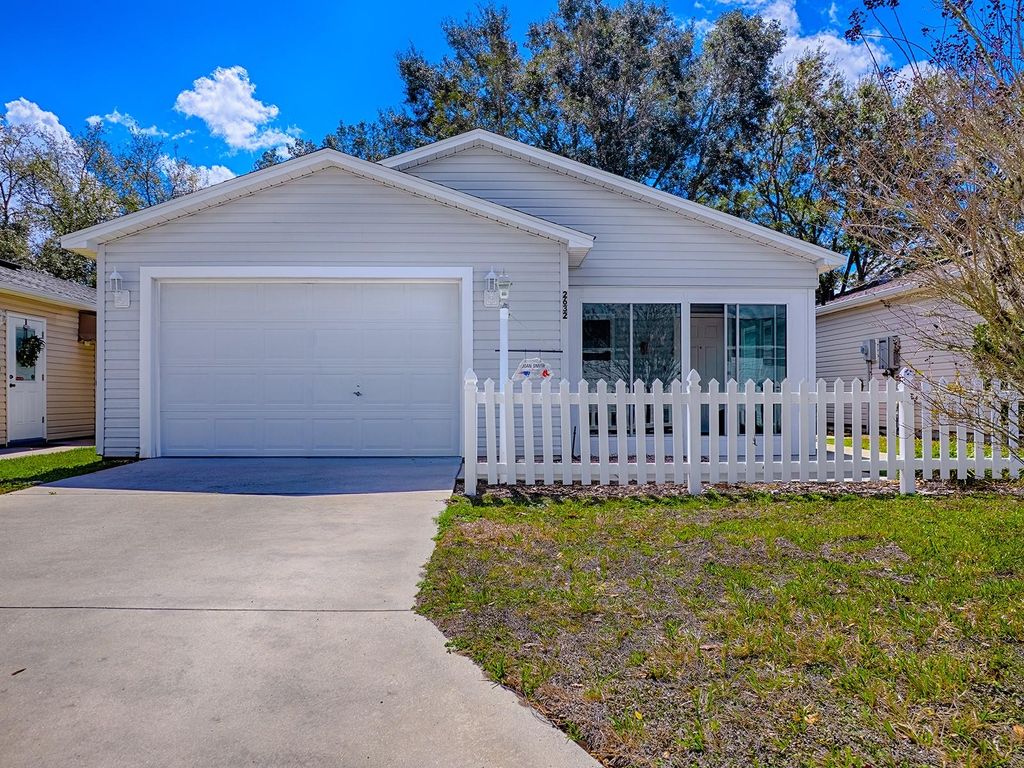 Image 2 of property listing at 2632 MONCAYO AVENUE, The Villages, FL 32162