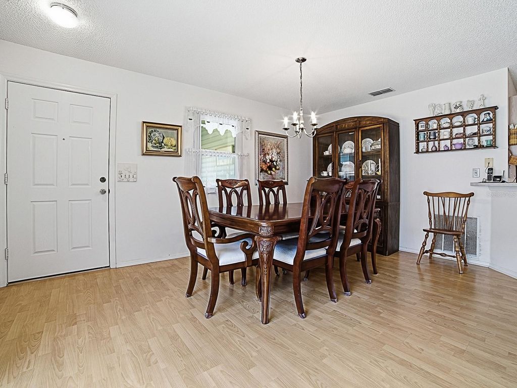 Image 5 of property listing at 2632 MONCAYO AVENUE, The Villages, FL 32162