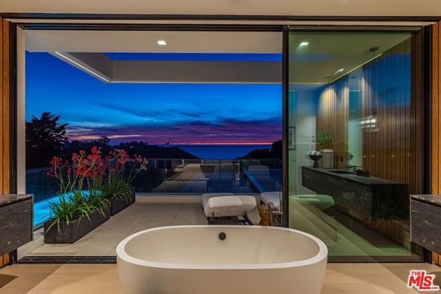 6889 Dume Drive, Malibu, CA 90265