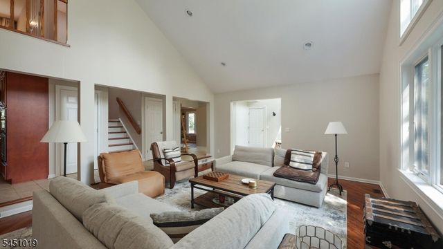 8 Cayuga Way, Bernards Twp., NJ 07920