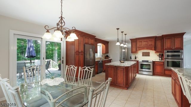 8 Cayuga Way, Bernards Twp., NJ 07920