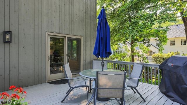 8 Cayuga Way, Bernards Twp., NJ 07920