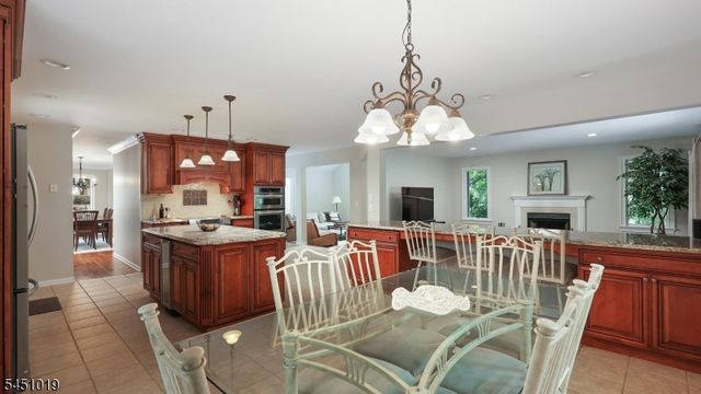 8 Cayuga Way, Bernards Twp., NJ 07920