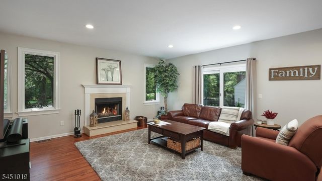 8 Cayuga Way, Bernards Twp., NJ 07920