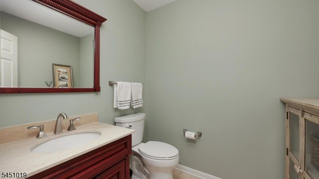 8 Cayuga Way, Bernards Twp., NJ 07920