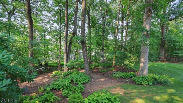 8 Cayuga Way, Bernards Twp., NJ 07920