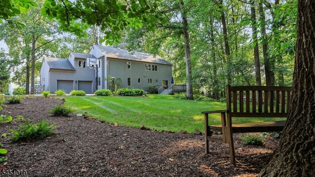 8 Cayuga Way, Bernards Twp., NJ 07920