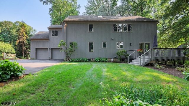 8 Cayuga Way, Bernards Twp., NJ 07920