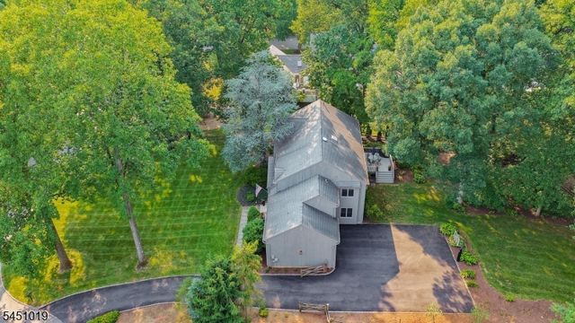 8 Cayuga Way, Bernards Twp., NJ 07920