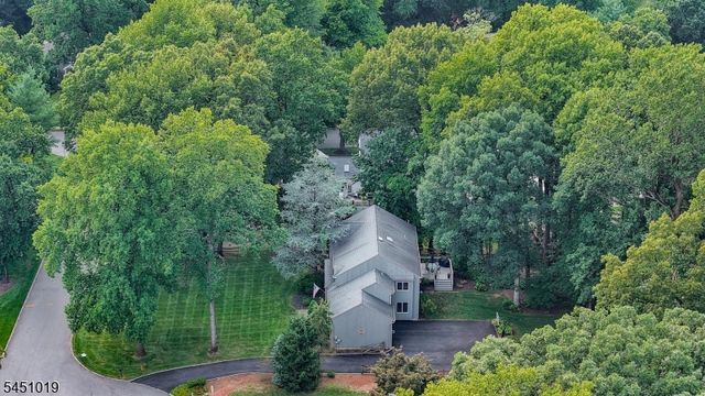 8 Cayuga Way, Bernards Twp., NJ 07920