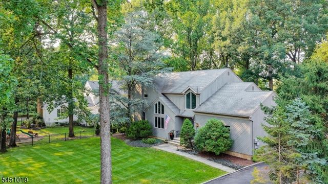 8 Cayuga Way, Bernards Twp., NJ 07920