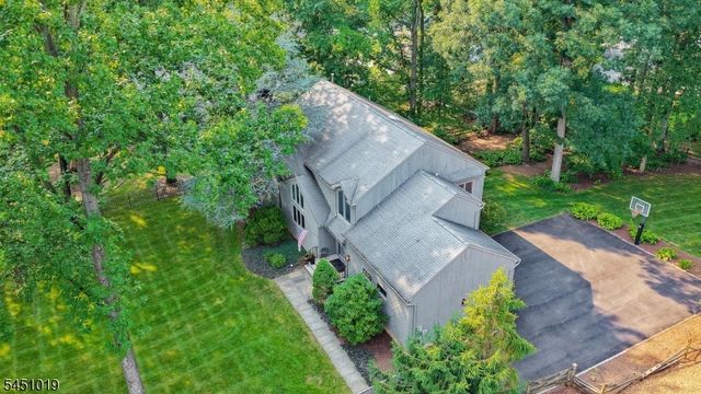 8 Cayuga Way, Bernards Twp., NJ 07920