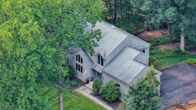8 Cayuga Way, Bernards Twp., NJ 07920