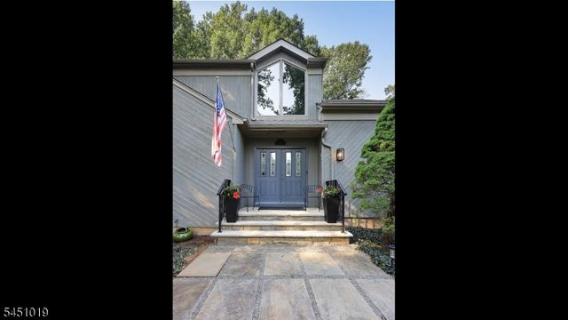 8 Cayuga Way, Bernards Twp., NJ 07920
