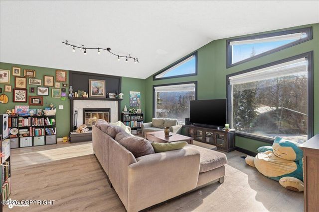 9607 St George Circle, Eagle River, AK 99577