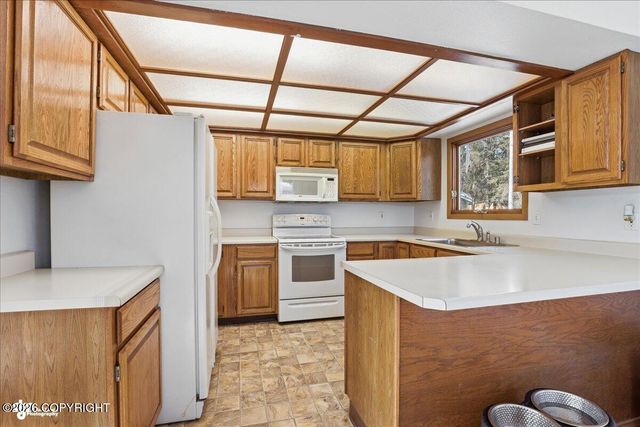 9607 St George Circle, Eagle River, AK 99577