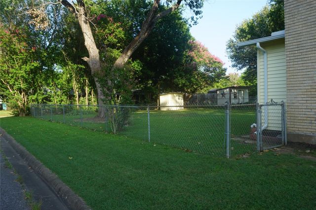 2121 N Alexander Street, Sherman, TX 75092