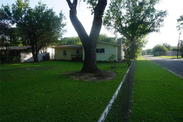 2121 N Alexander Street, Sherman, TX 75092