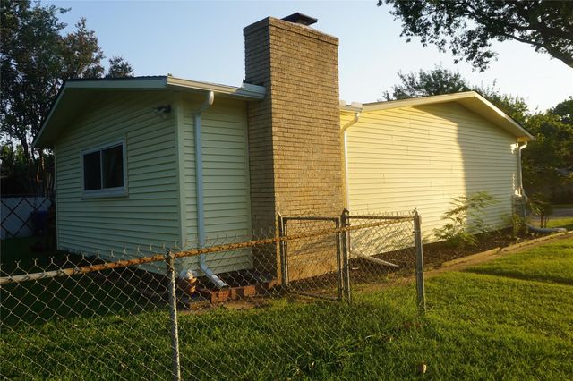 2121 N Alexander Street, Sherman, TX 75092