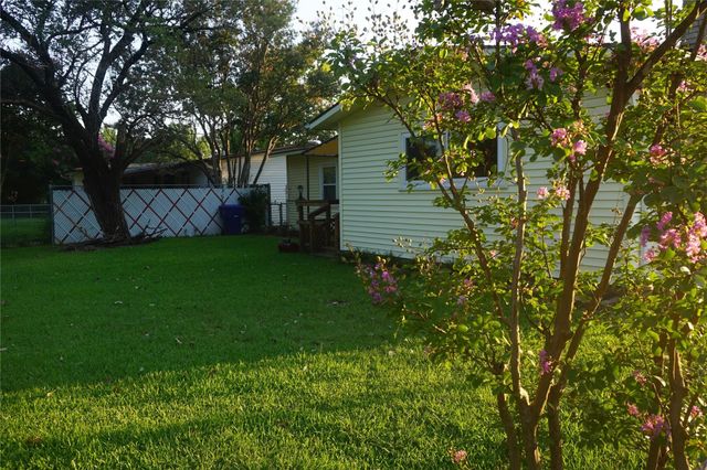 2121 N Alexander Street, Sherman, TX 75092
