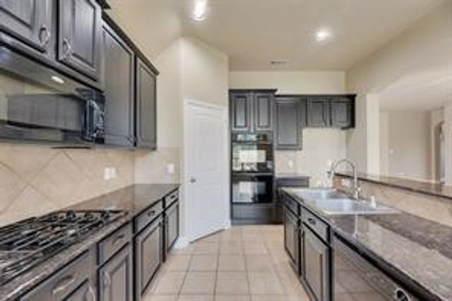 2755 Explorador, Grand Prairie, TX 75054