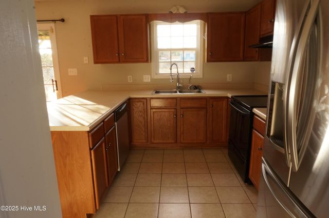 302 Rack Lane, Hubert, NC 28539