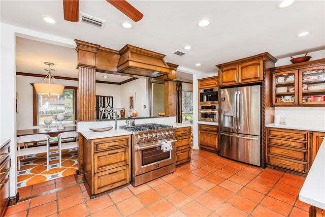 317 Cape Aron Dr, Corpus Christi, TX 78412