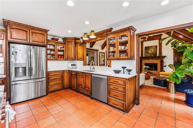 317 Cape Aron Dr, Corpus Christi, TX 78412