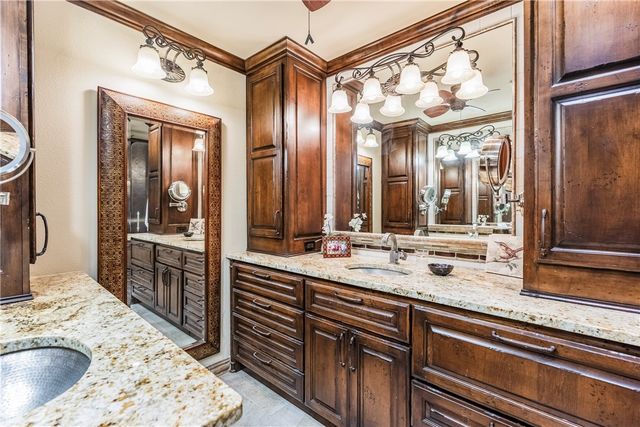 317 Cape Aron Dr, Corpus Christi, TX 78412