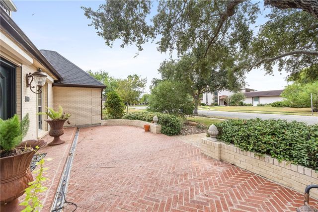 317 Cape Aron Dr, Corpus Christi, TX 78412