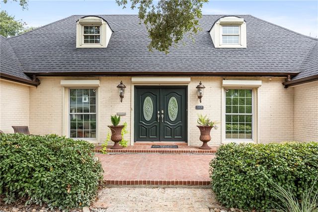 317 Cape Aron Dr, Corpus Christi, TX 78412