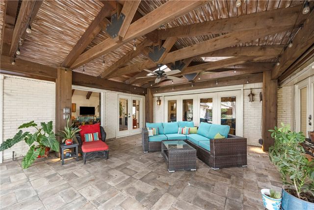 317 Cape Aron Dr, Corpus Christi, TX 78412