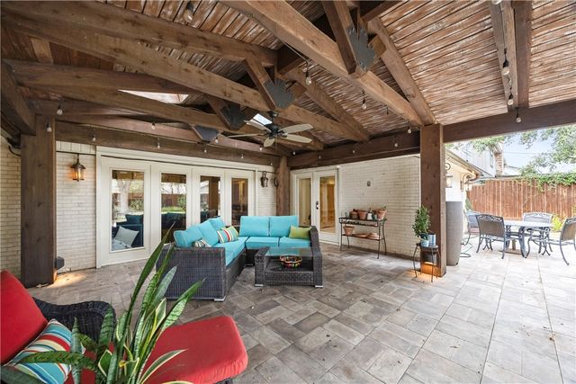 317 Cape Aron Dr, Corpus Christi, TX 78412