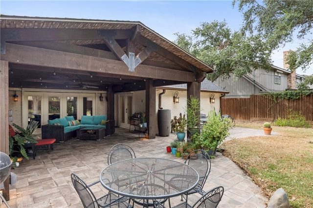 317 Cape Aron Dr, Corpus Christi, TX 78412