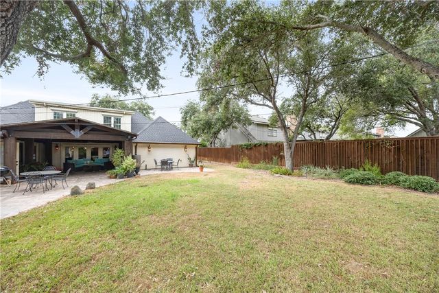 317 Cape Aron Dr, Corpus Christi, TX 78412