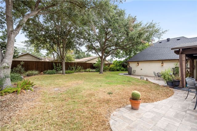 317 Cape Aron Dr, Corpus Christi, TX 78412