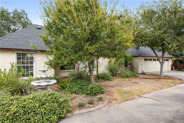 317 Cape Aron Dr, Corpus Christi, TX 78412