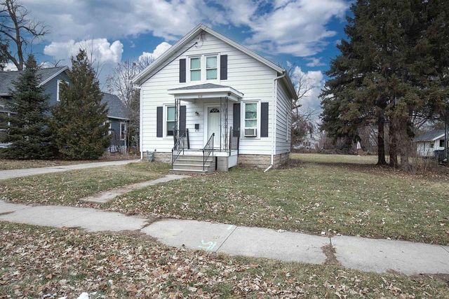 858 VINE AVENUE, Oshkosh, WI 54901