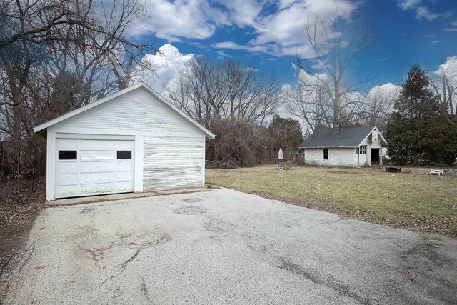858 VINE AVENUE, Oshkosh, WI 54901