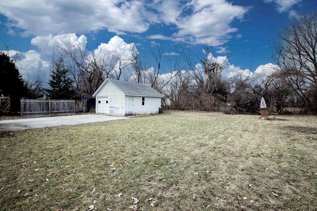 858 VINE AVENUE, Oshkosh, WI 54901
