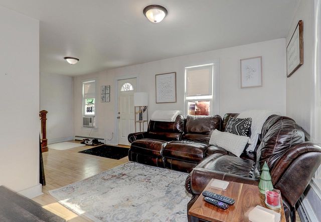 858 VINE AVENUE, Oshkosh, WI 54901