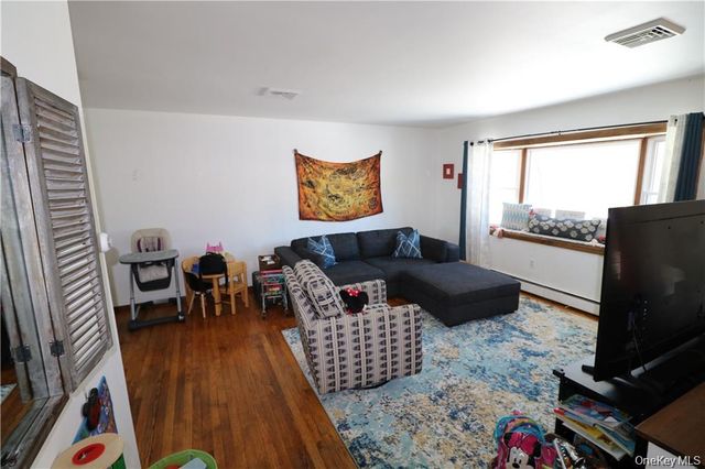 12 Round Lake Avenue, Monroe, NY 10950