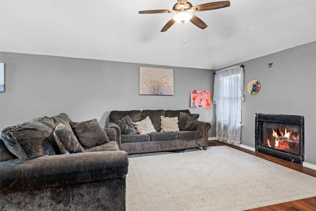 1419 Woodfern Drive, Arlington, TX 76018