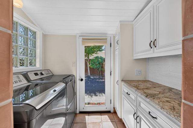 812 E Rialto Avenue, Fresno, CA 93704