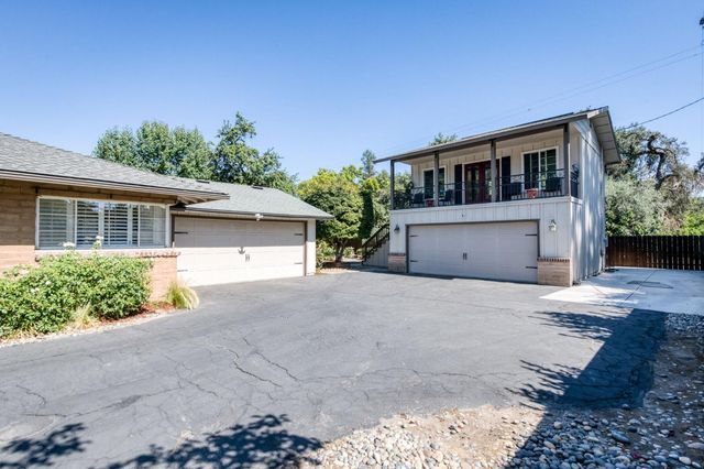 812 E Rialto Avenue, Fresno, CA 93704