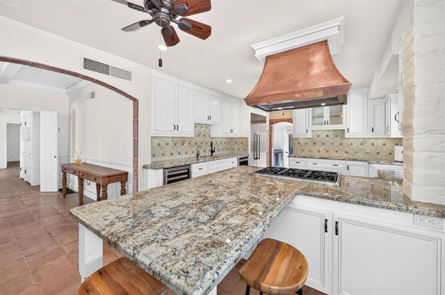 812 E Rialto Avenue, Fresno, CA 93704