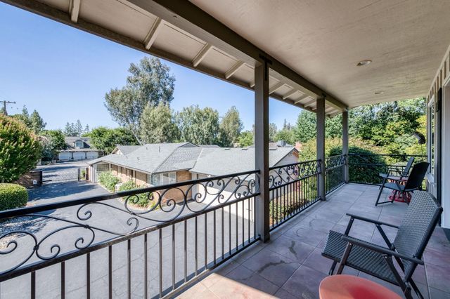 812 E Rialto Avenue, Fresno, CA 93704