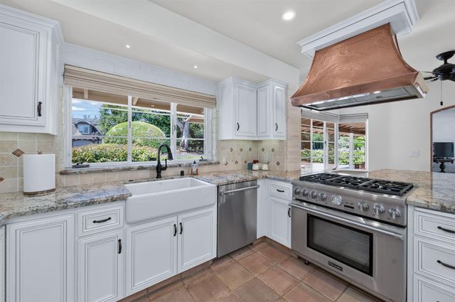 812 E Rialto Avenue, Fresno, CA 93704